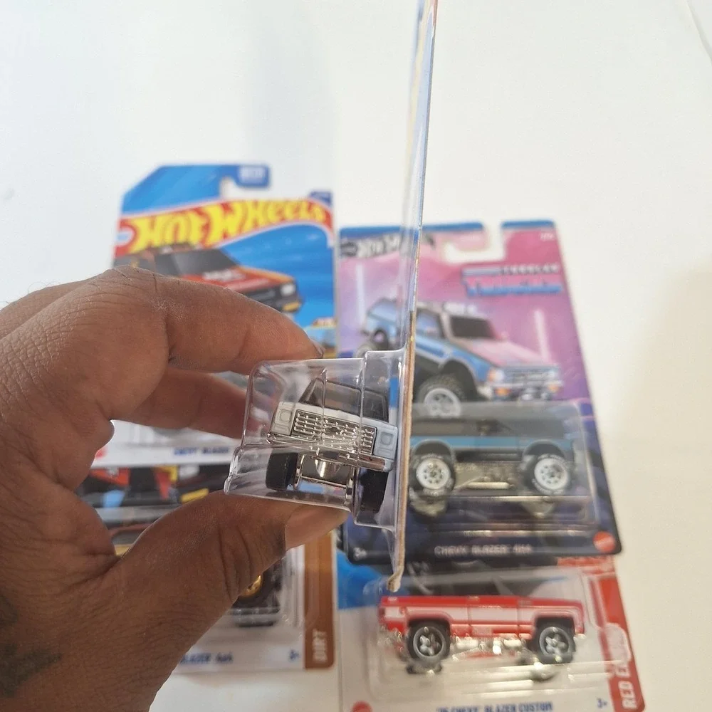 Hot Wheels 7 Chevy Blazer With Target Red‎ Edition & Tubular Set